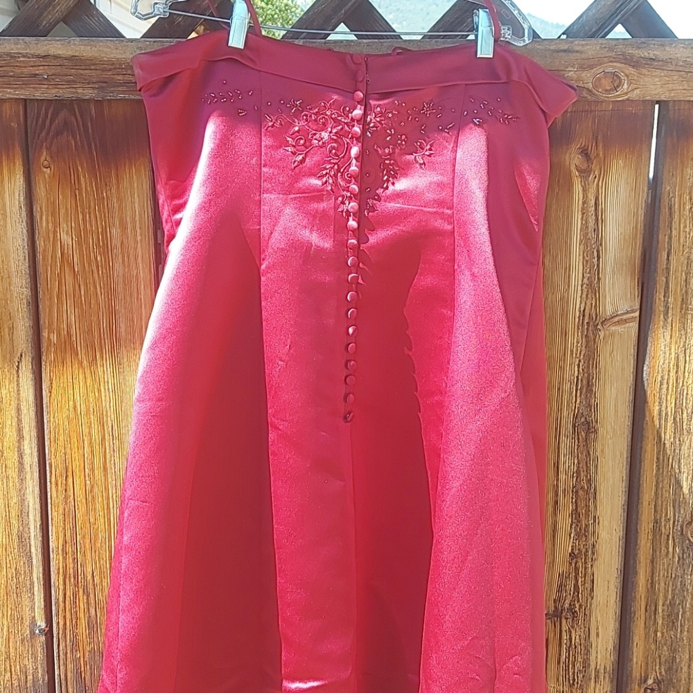 Graduation Gown - Picture 6 of 15